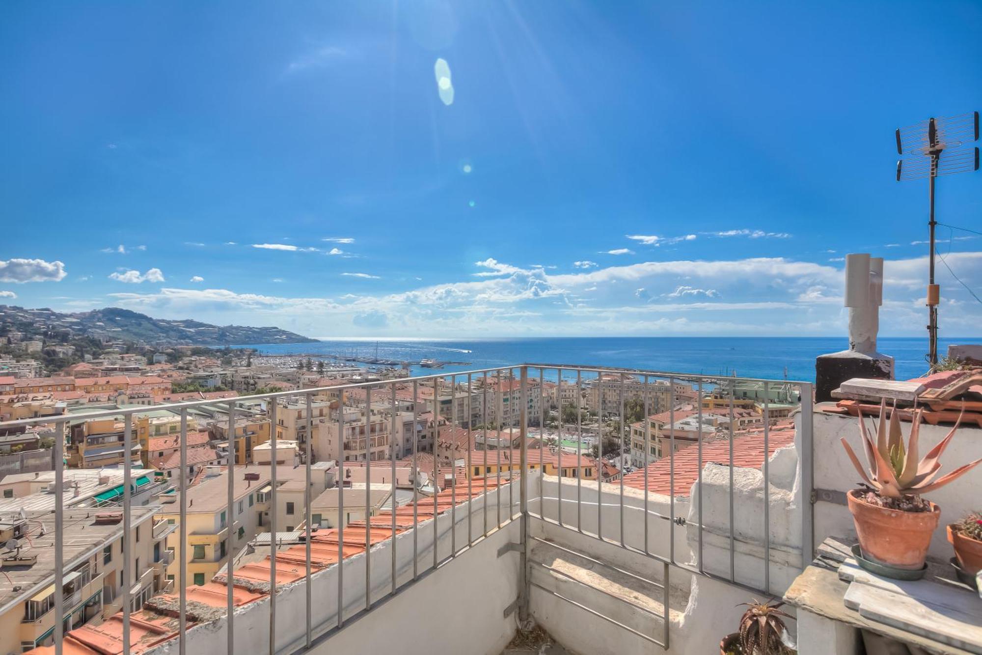 La Terrazza Del Nonno - Happy * Sanremo